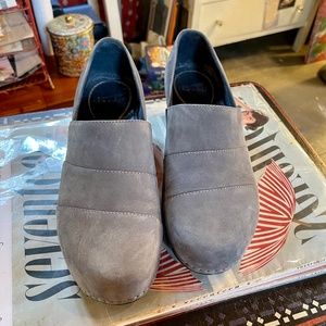 DANSKO Gray Suede Clogs Size 8